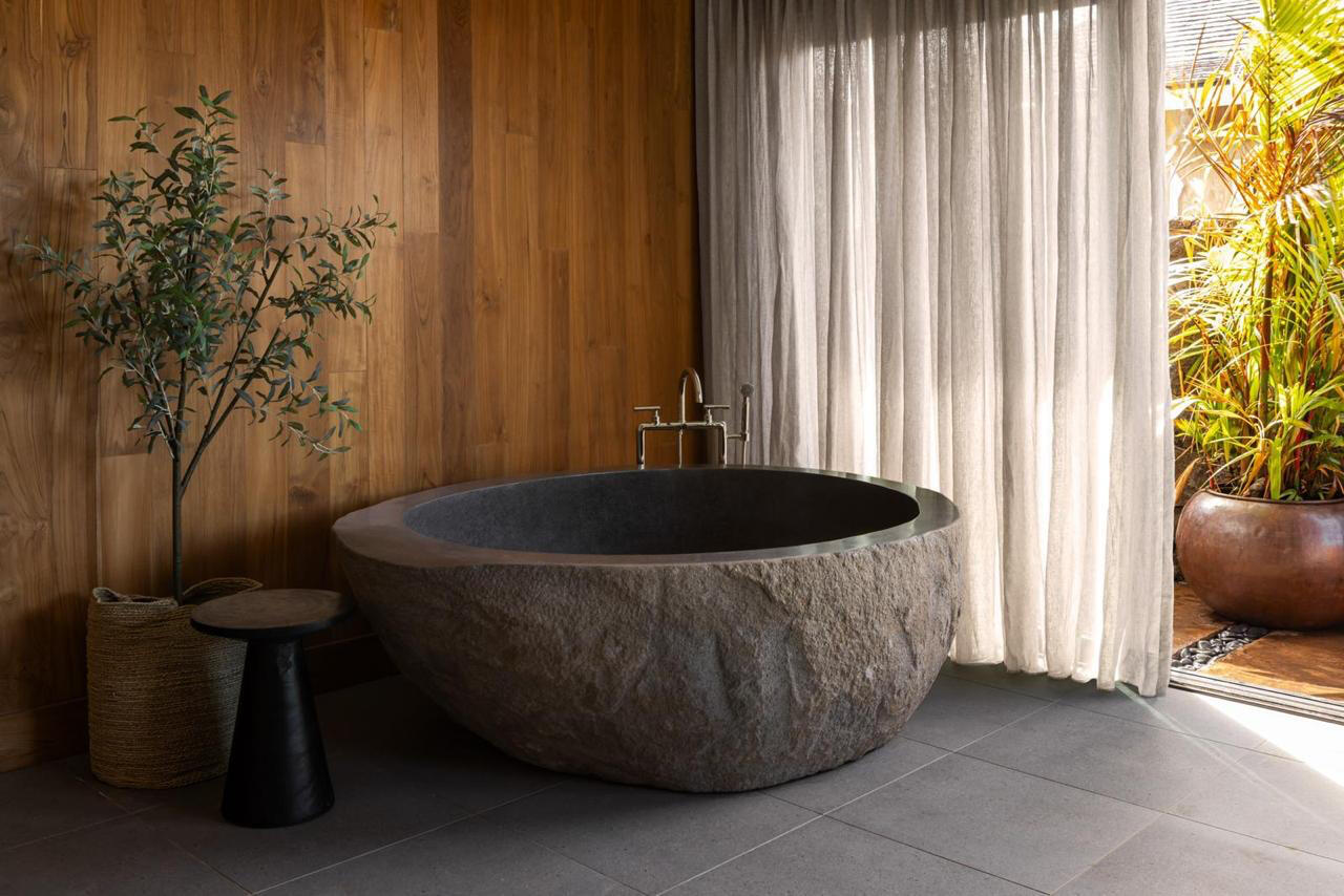 NATURAL STONES BATHTUBS